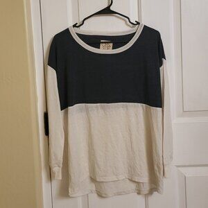 Chaser Black-And-Cream Long Sleeve Top SIZE: MEDIUM NWT